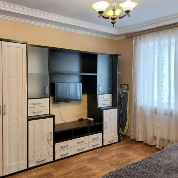 Апартаменты, 2 комн. 6 мест，位于克洛佩夫尼茨基的酒店