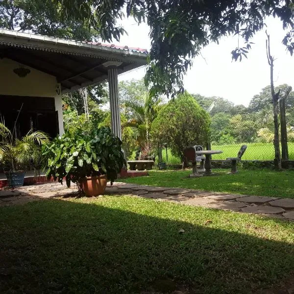 汉斯卡旅馆，位于Buttala的酒店