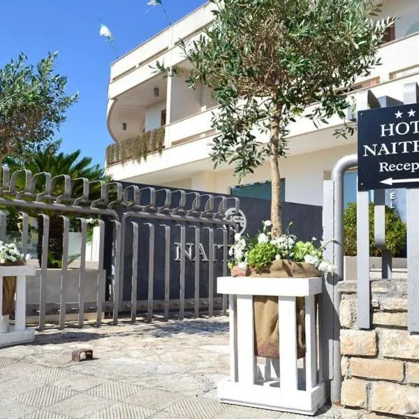 Hotel Naitendì，位于Castrignano deʼ Greci的酒店