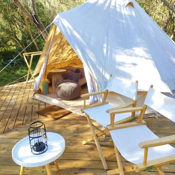 Gaia Double or Twin Bell Tent，位于Cloeteskraal的酒店