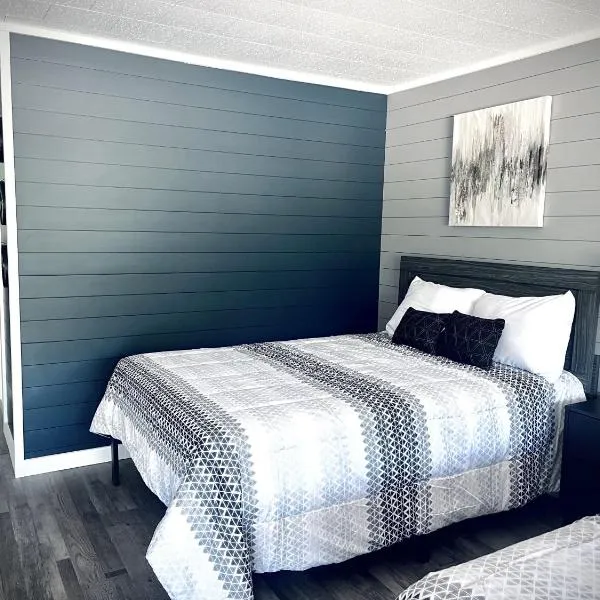 TeePee Room 10-Newly Renovated，位于Roscommon的酒店