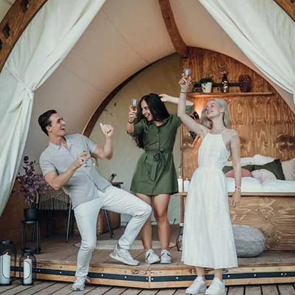 WOW magisches Luxus Glamping mit Pool im Paradies，位于巴特萨尔茨代特富特的酒店