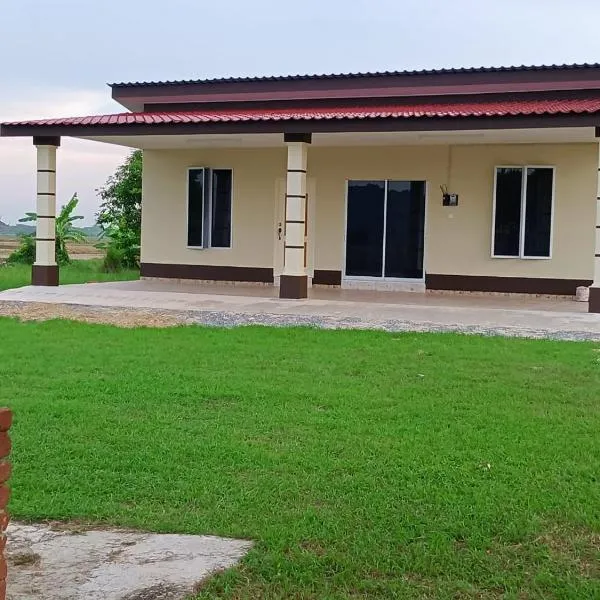 Heal Inn Roomstay- Islamic Guest，位于加央的酒店