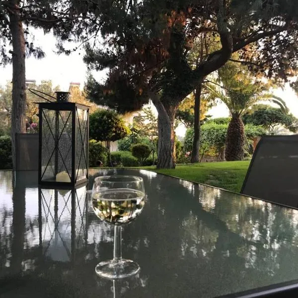 NATURE & SEA，位于萨罗尼扎的酒店