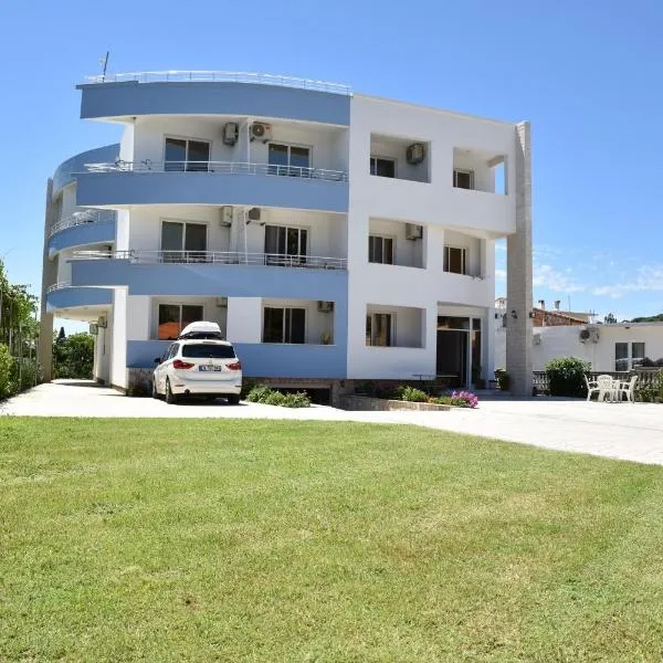 Apartments Fati & Flori，位于乌尔齐尼的酒店