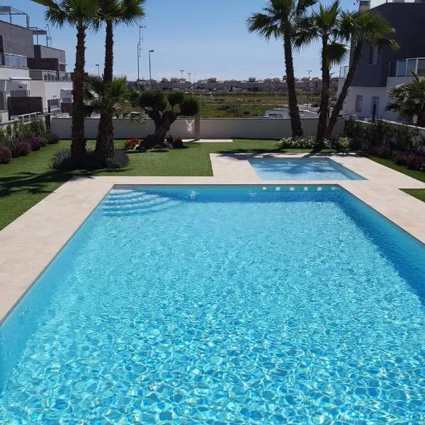 Marinamed Residential Villa Sea View，位于奥里韦拉斯科斯塔的酒店