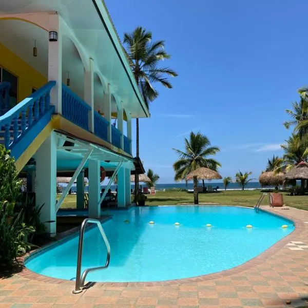 Las Lajas Beach Resort，位于Bajo Jacoy的酒店