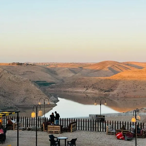 Wadi Al-Wala View Camp，位于Abū Turābah的酒店