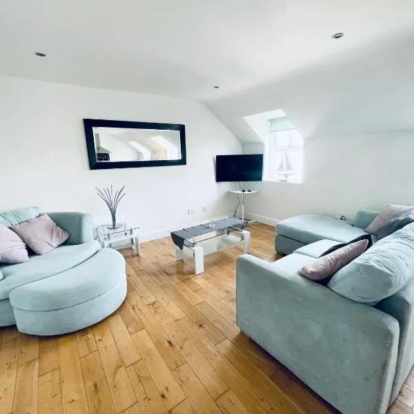 Ballina Town Centre Duplex Apartment，位于Dromore West的酒店