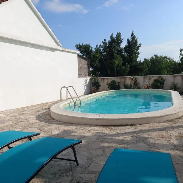 Apartment Joy II，位于希贝尼克的酒店