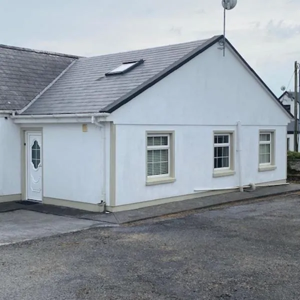 JMD Lodge - Self Catering Property in the heart of The Burren between Ballyvaughan, Lisdoonvarna, Doolin and Kilfenora in County Clare Ireland，位于巴利瓦根的酒店