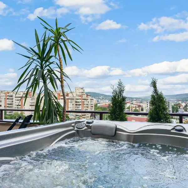 The Episode - Jacuzzi Penthouses，位于克卢日-纳波卡的酒店