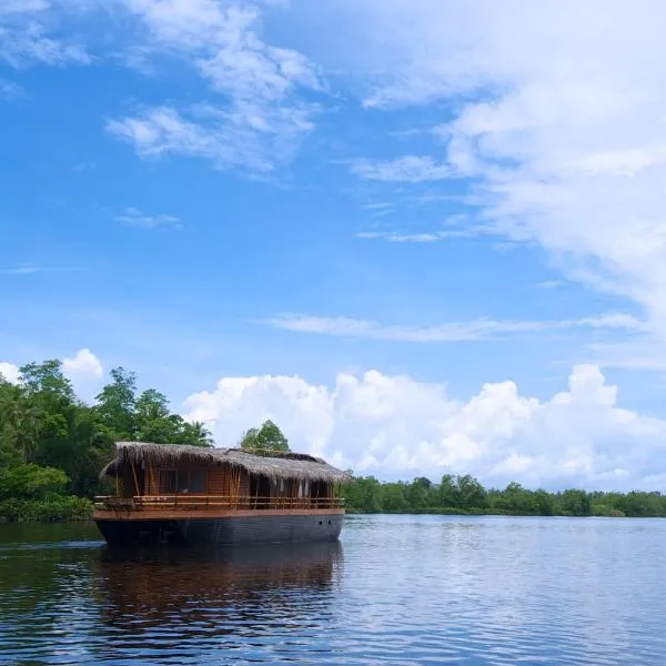 Yathra Houseboat，位于Halwala的酒店