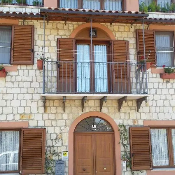 La Casa In Pietra，位于Santa Caterina Villarmosa的酒店