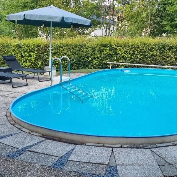 Moderne120qm Ferienwohnung in ruhiger Lage Heusweiler - Saarland，位于Heusweiler的酒店