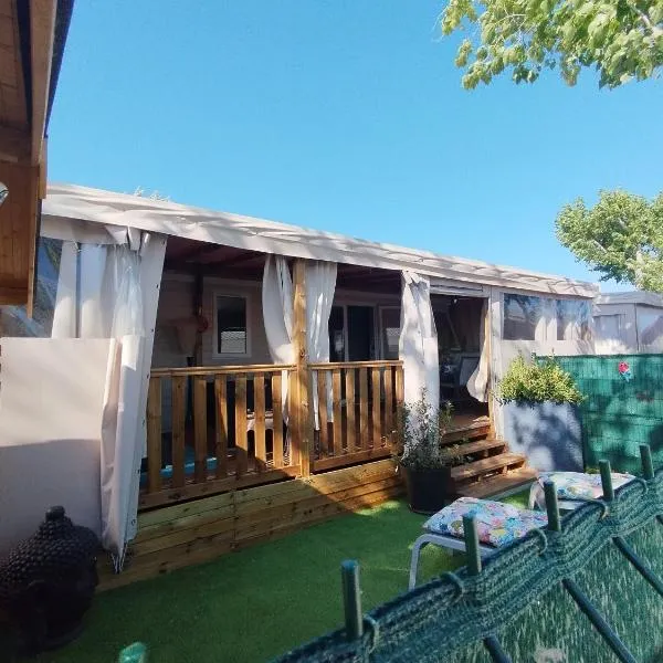 Mobil Home neuf Hyères，位于耶尔的酒店