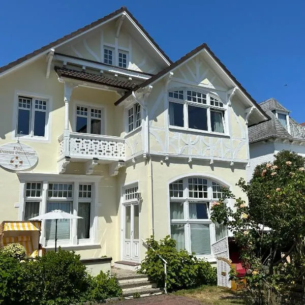 Villa Pension Strandhaus - adults only，位于Sülsdorf的酒店