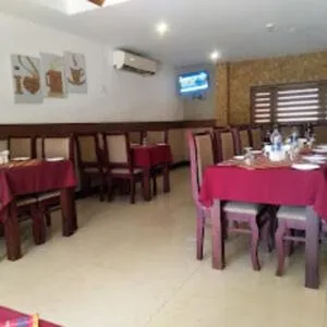 Kottaram Hotels Ottaplam，位于Shoranūr的酒店