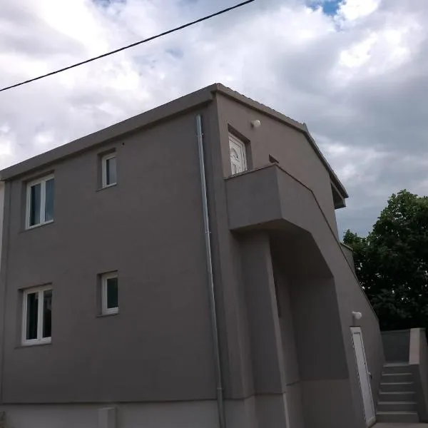 Vini，位于克鲁塞沃的酒店