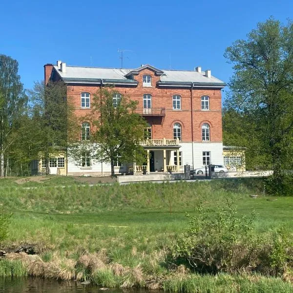 Hotel Montagne，位于Röfors的酒店