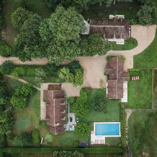 La Grange De Léonie, Chambres d'hôtes avec Piscine et Spa，位于Mennetou-sur-Cher的酒店