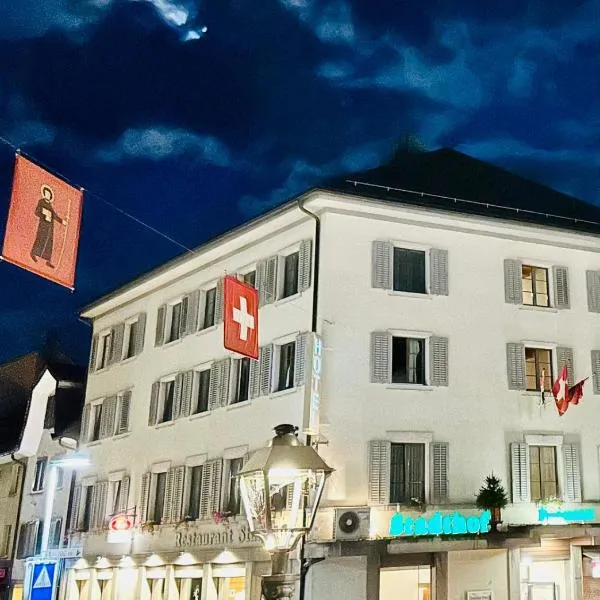 Hotel Stadthof Glarus，位于Schwanden的酒店