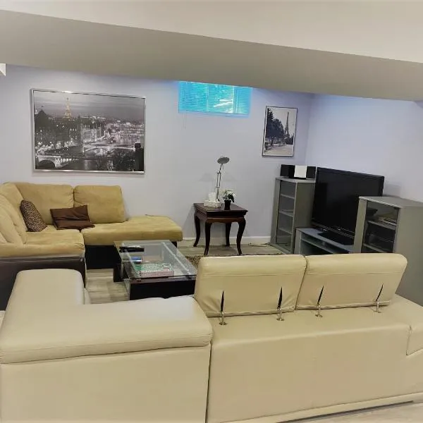 Gilford Beach Apartment，位于Innisfil的酒店