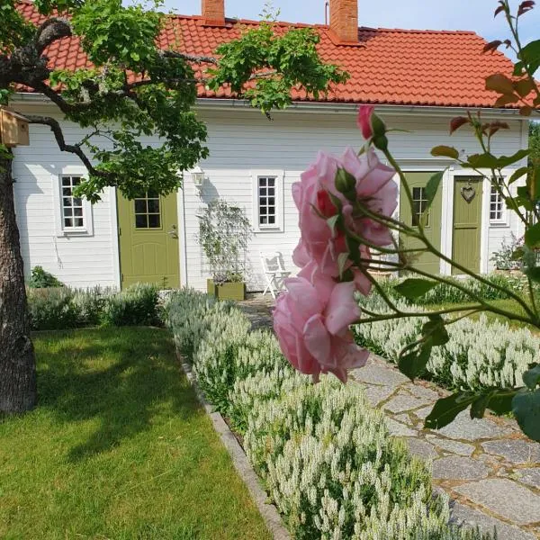 Stenkullens gårdshus，位于Hällestad的酒店
