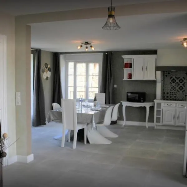 Maison tout confort pour 4 à 6 dans village paisible，位于Pacy-sur-Armançon的酒店