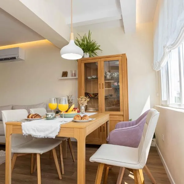 Central DELUXE Apartment，位于布尔加斯的酒店