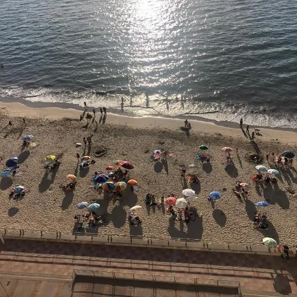 Departamento en Playa Bellavista, Tome，位于托梅的酒店