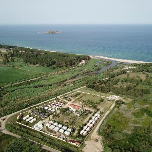 Camping Girasole，位于吉拉索莱的酒店
