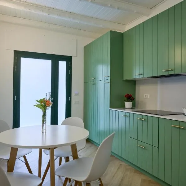 CAMERANOAPARTMENTS - L'Angolo della Piazza，位于卡梅拉诺的酒店