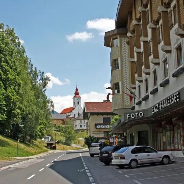 Cosy and Stylish Apartment near Faaker See，位于Latschach的酒店