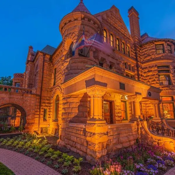 Orman Mansion - Pueblo's Most Luxurious Stay!，位于普韦布洛的酒店