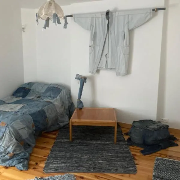 CHAMBRE JEAN'S CHEZ L'HABITANT à LAMBALLE，位于Saint-Alban的酒店