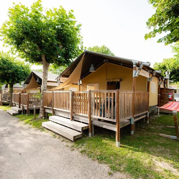 Glamping Lake Garda，位于佩斯基耶拉德加达的酒店