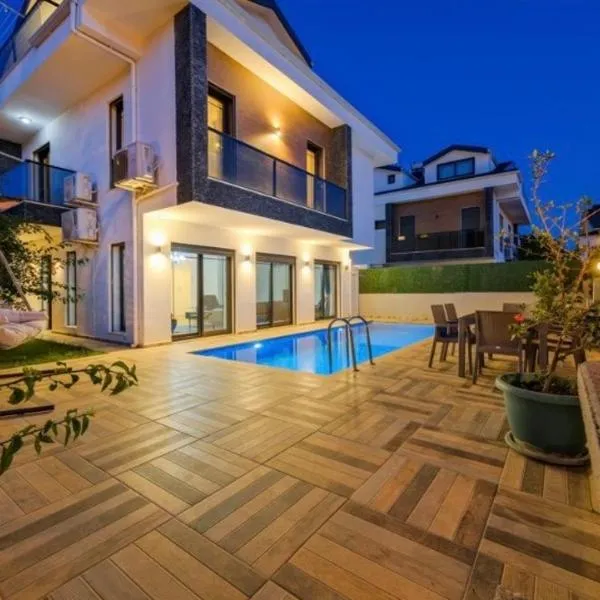 Villa Melek，位于费特希耶的酒店