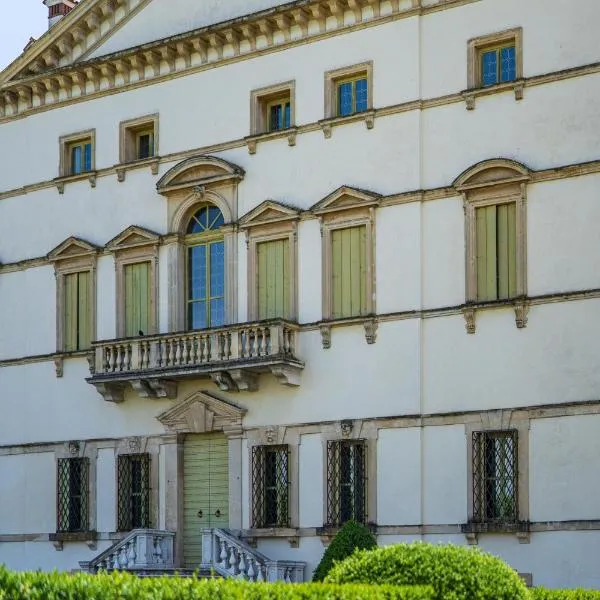 Residenza Villa Vecelli Cavriani，位于Mozzecane的酒店