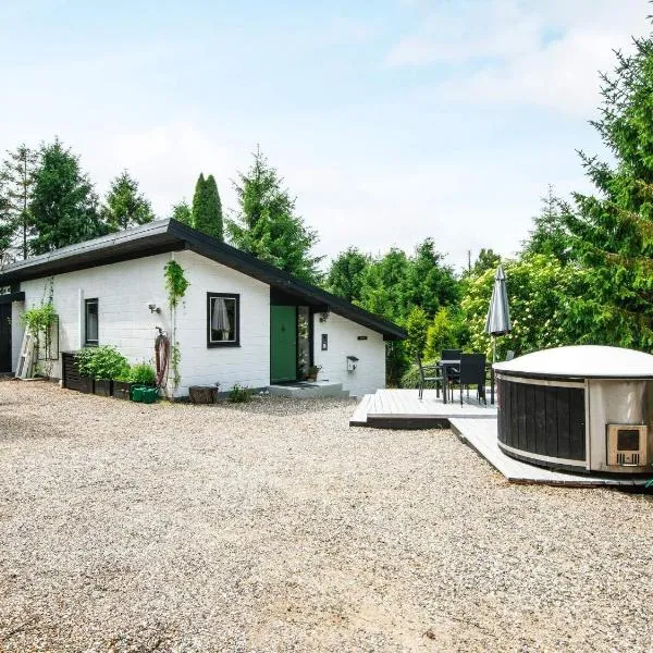 Holiday home Ebeltoft CLXXXI，位于Øksenmølle的酒店