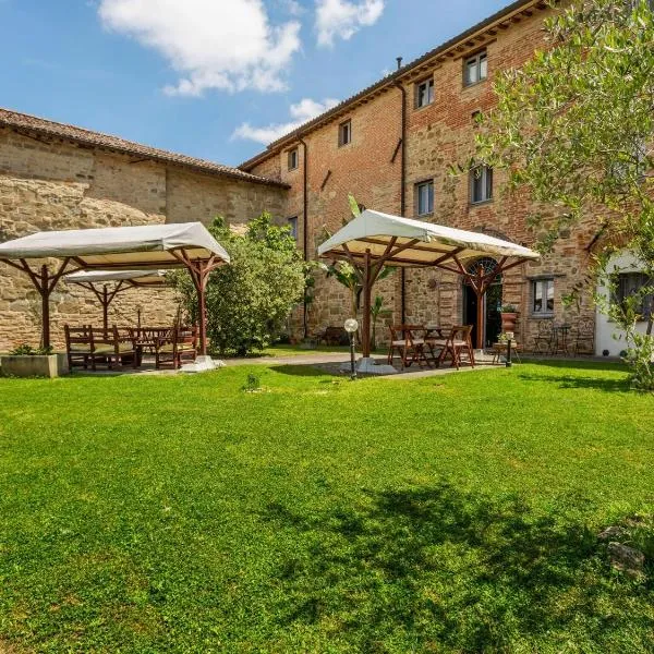 Rustic Holiday Home in Citt di Castello with Swimming Pool，位于Le Ville的酒店