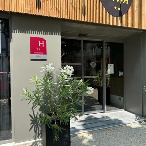 里昂酒店，位于Saint-Romain-de-Lerps的酒店