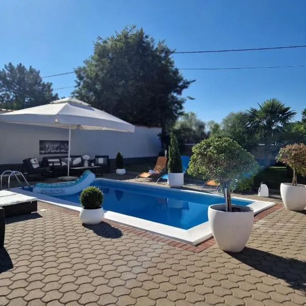Apartman Avlija，位于布拉加伊的酒店