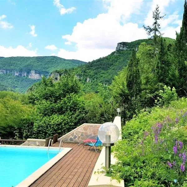 Les GARGOUILLES Gorges du Tarn - Millau，位于Peyreleau的酒店