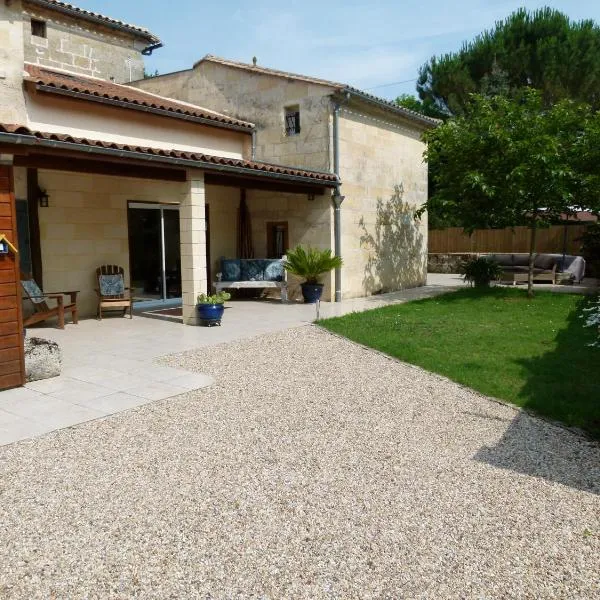 Les chambres d'Ausilia，位于Sablons的酒店