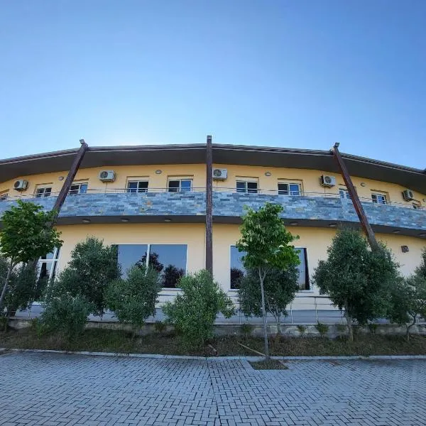 Hotel Restorant Panorama，位于Bashtovë的酒店