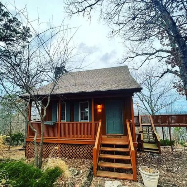 Eagle Crest cabin, White river view with hottub，位于尤里卡斯普林斯的酒店