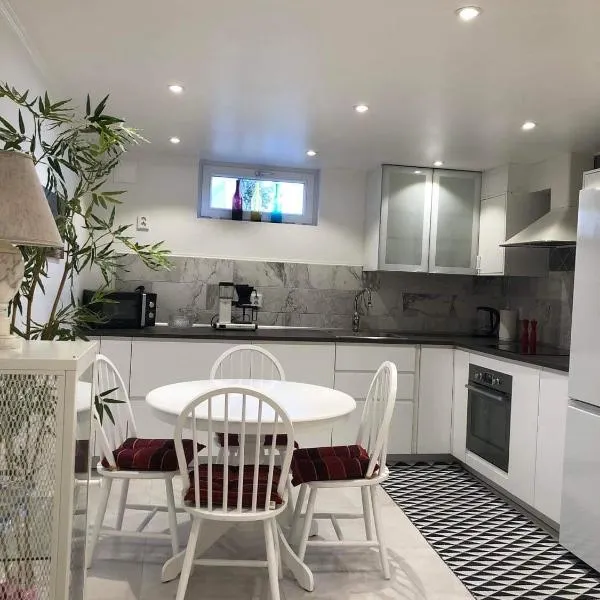 NYRENOVERAD BOSTAD med egen ingång & nära havet，位于瑟尔沃斯堡的酒店