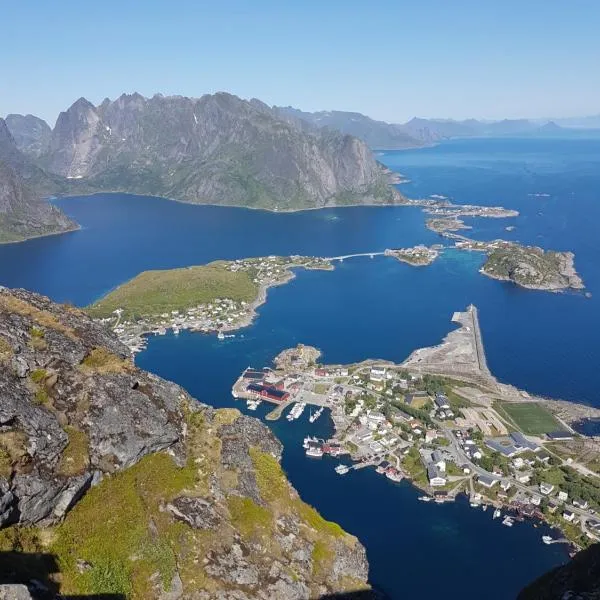 Rorbu Vestersia i Skjelfjord，位于Sund的酒店