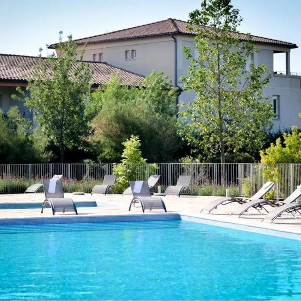 朱阿城堡度假酒店，位于La Livinière的酒店